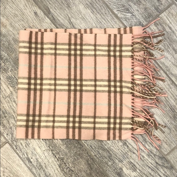 Cashmere Burberry Scarf - Picture 5 of 6